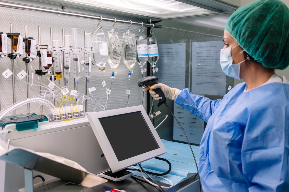 How to Improve Laboratory Workflow Efficiency with Smart Labeling and RFID